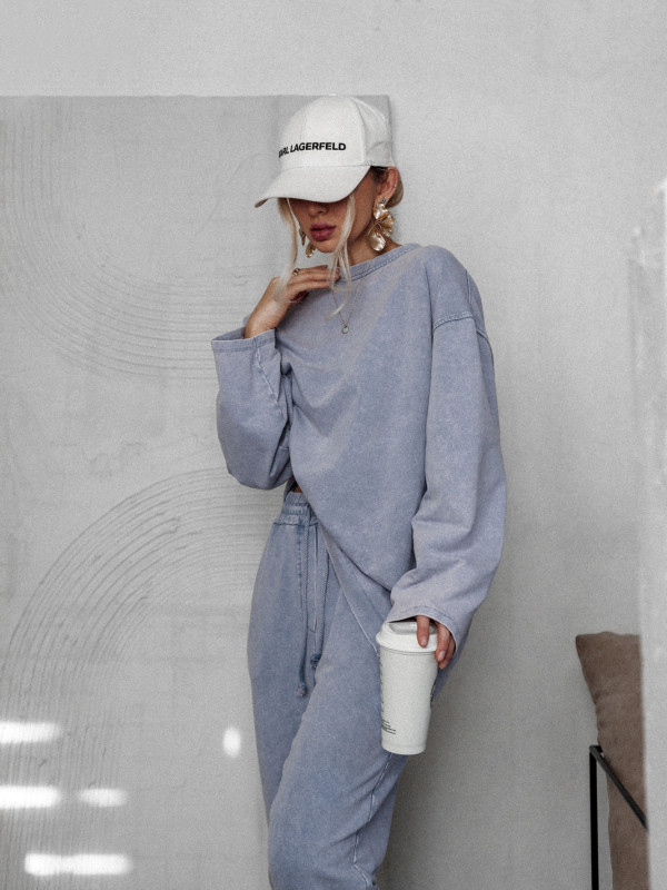 BLUZA CROSBY DEKATYZOWANA O LUŹNIEJSZYM KROJU Z KOLEKCJI BASIC BŁĘKITNA