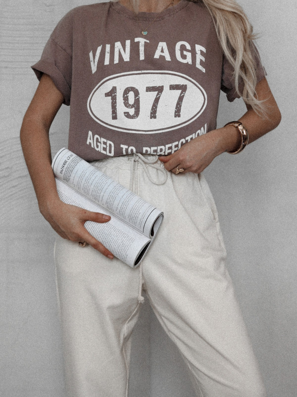 T-SHIRT VINTAGE 1977 O LUŹNIEJSZYM KROJU BRĄZOWY 4