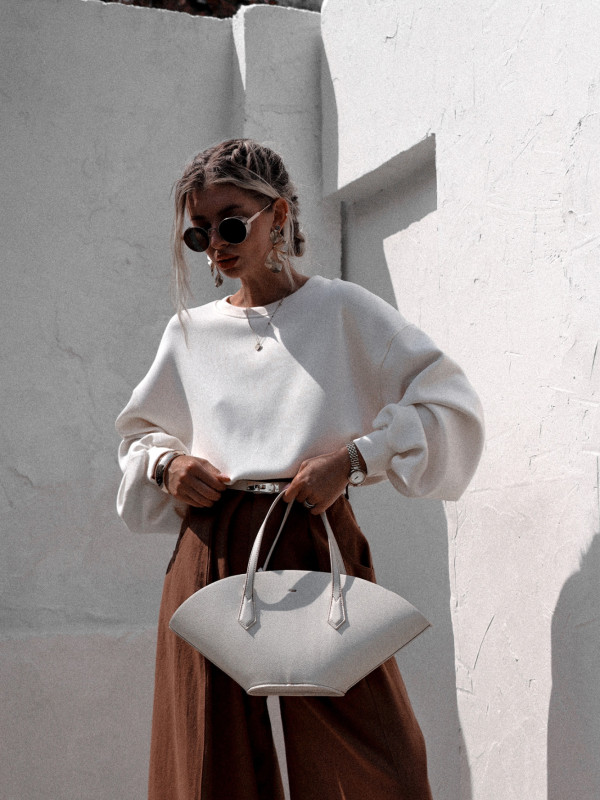 BLUZA AVENLY Z WYCIĘCIEM NA PLECACH ŚMIETANKOWA 2