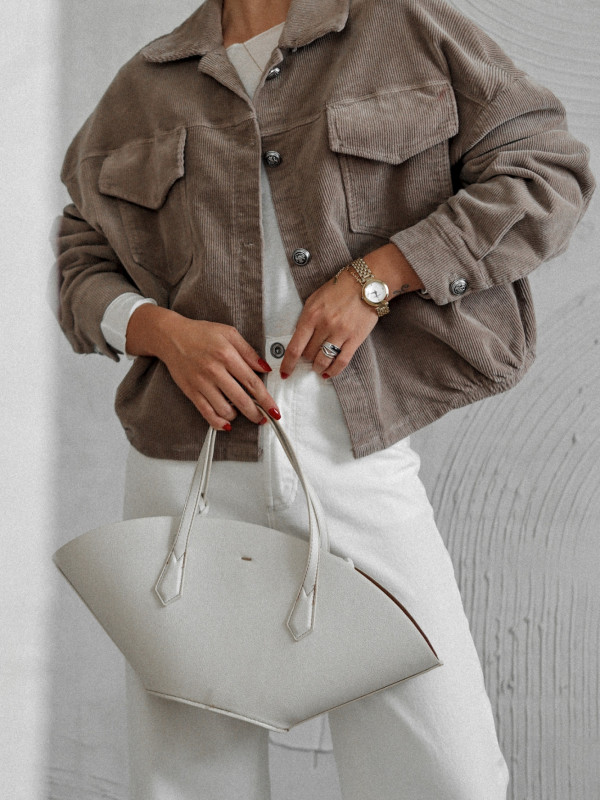 KURTKA GLAM HORIZON O STRUKTURALNYM WYKOŃCZENIU TAUPE 4
