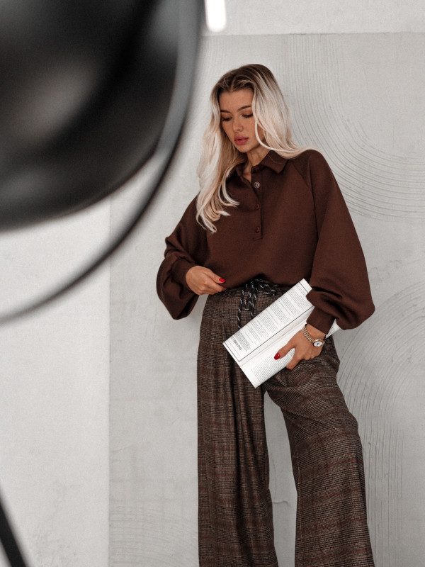 BLUZA OVERSIZED ON 5TH Z KOŁNIERZEM TYPU POLO CZEKOLADOWA 5
