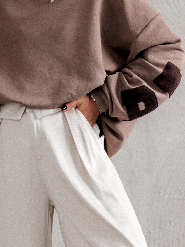BLUZA CHESTNUT RUSH O KROJU OVERSIZE BEŻOWA 1