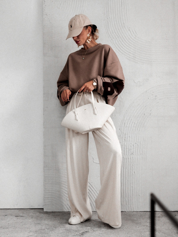 BLUZA CHESTNUT RUSH O KROJU OVERSIZE BEŻOWA 3