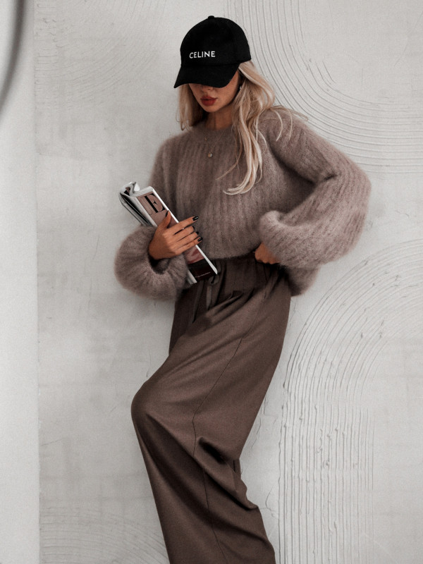 SWETER TEA HOUSE Z MOHEREM Z POSZERZANYM RĘKAWEM TAUPE
