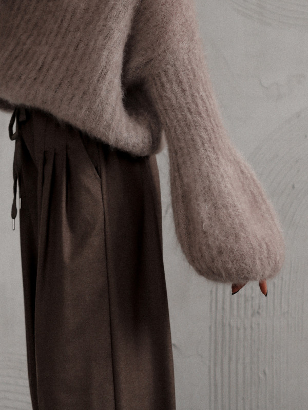 SWETER TEA HOUSE Z MOHEREM Z POSZERZANYM RĘKAWEM TAUPE 2