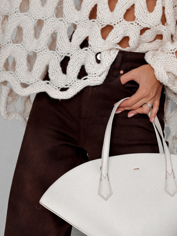 SWETER LA PROMENADE O KROJU OVERSIZE ECRU 3