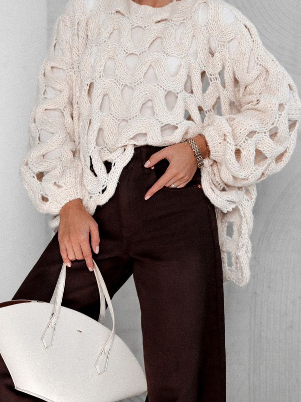 SWETER LA PROMENADE O KROJU OVERSIZE ECRU 4