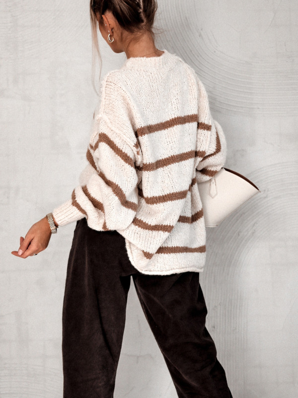 SWETER LUNE & LATTE W BEŻOWE PASKI O KROJU OVERSIZE 2