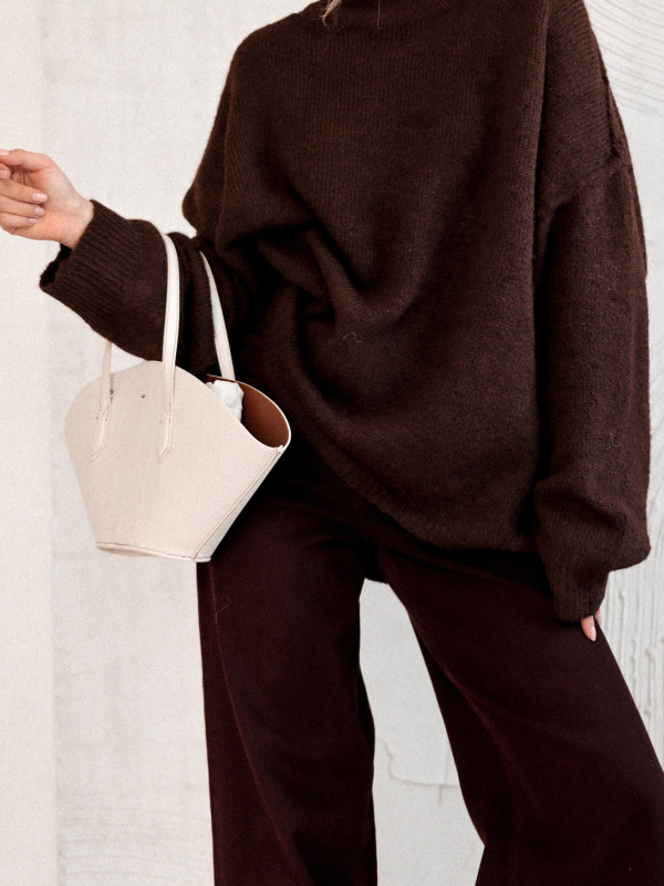 SWETER ESPRESSO AFTER DARK O KROJU OVERSIZE CZEKOLADOWY 1