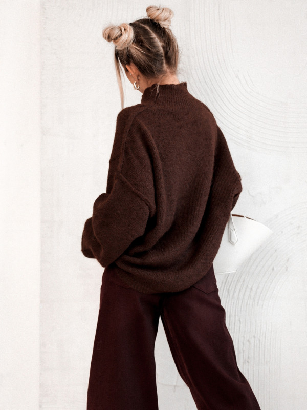 SWETER ESPRESSO AFTER DARK O KROJU OVERSIZE CZEKOLADOWY 2