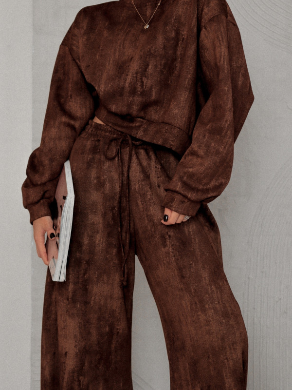BLUZA AVENUE ELAN O LUŹNIEJSZYM KROJU CZEKOLADOWA