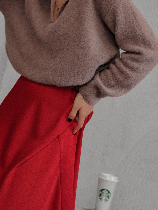 SWETER MIDNIGHT DRAPE Z KOŁNIERZEM TYPU POLO Z ALPAKI - TAUPE 2